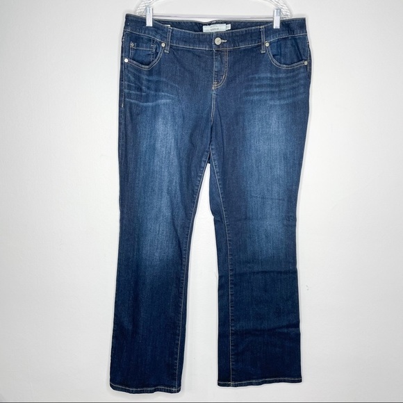 Torrid || relaxed boot cut jeans Plus sized 18